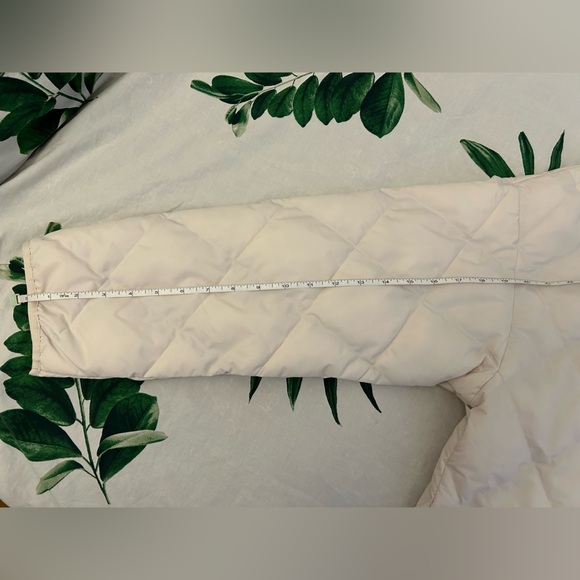 Uniqlo Women's Beige Quilted Puffer Jacket - Picture 5 of 7